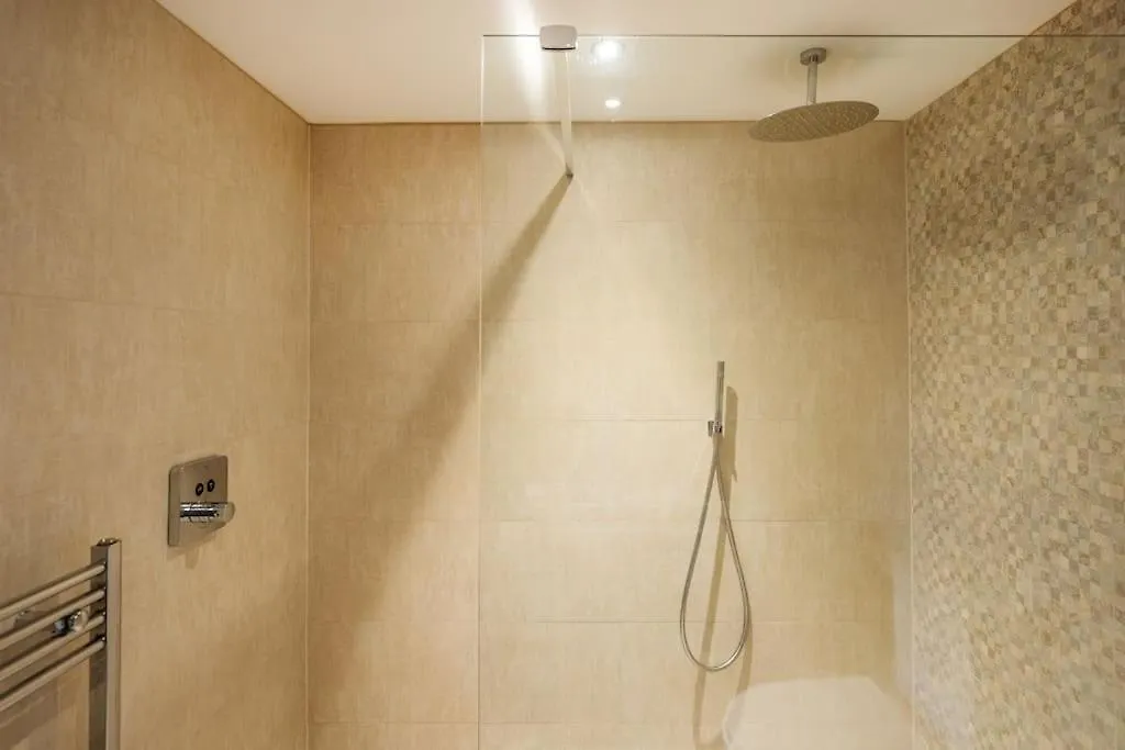 Beautiful One-Bed Countryside Retreat In Bath Daire 0*,  Birleşik Krallık